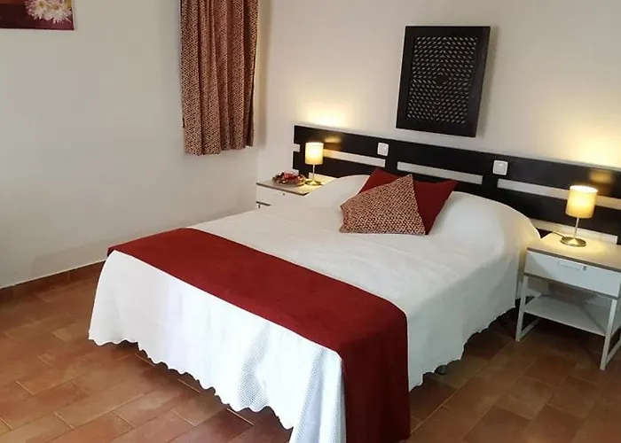 Pedras D'el Rei - Vista Jardim Apartman *